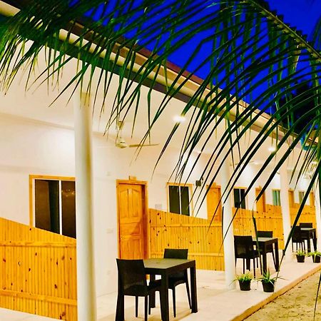 Sunny Beach Thoddoo Kültér fotó