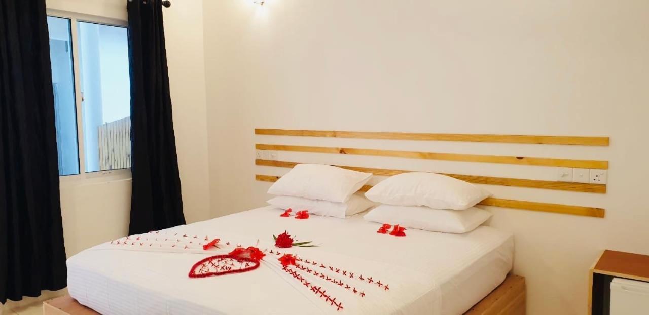 Sunny Beach Thoddoo Kültér fotó